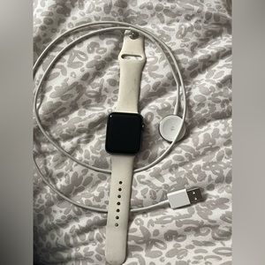 Apple Watch Series 3; 42 mm